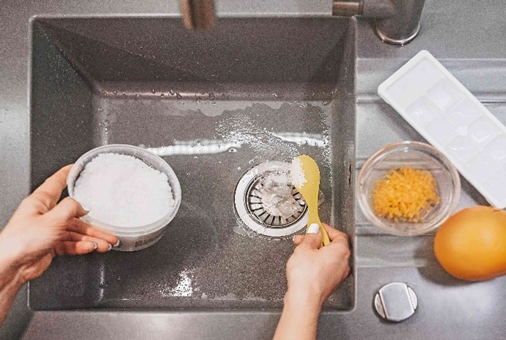 rock salt used to stop stinking kitchen sink drain
